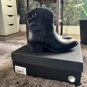 Michael Shannon black heeled boot